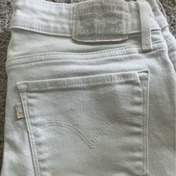 Levi’s 711 White Skinny Jeans - Picture 3 of 5